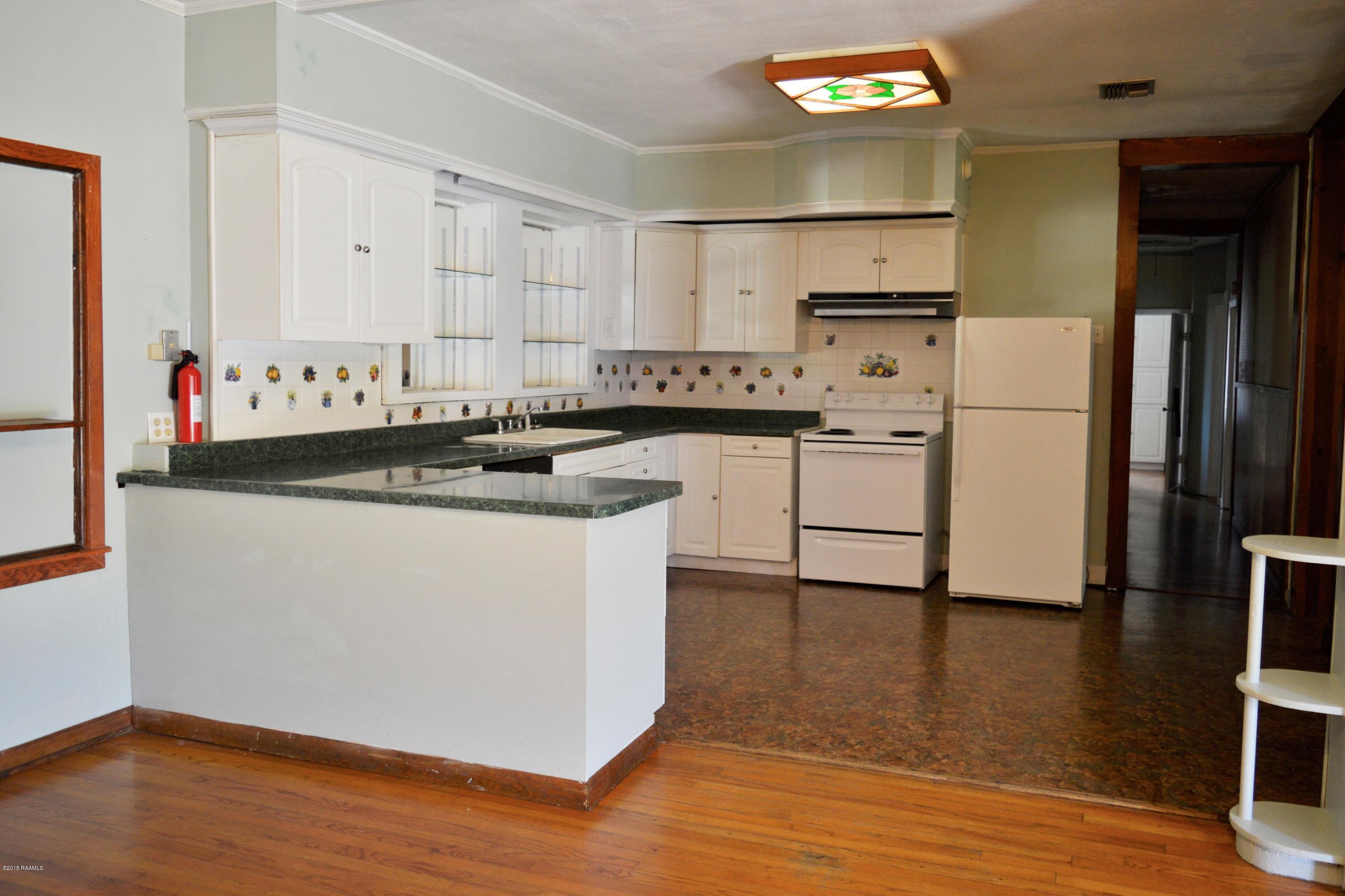 609 West Gloria Switch Road Lafayette, LA 70507 - Photo 8 of 37 Gallery Image 8