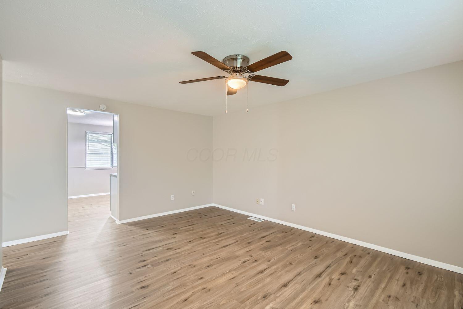 1833 Brookfield Road Columbus, OH 43229 - Photo 7 of 28 1833 Brookfield Rd - Web Quality - 007 -