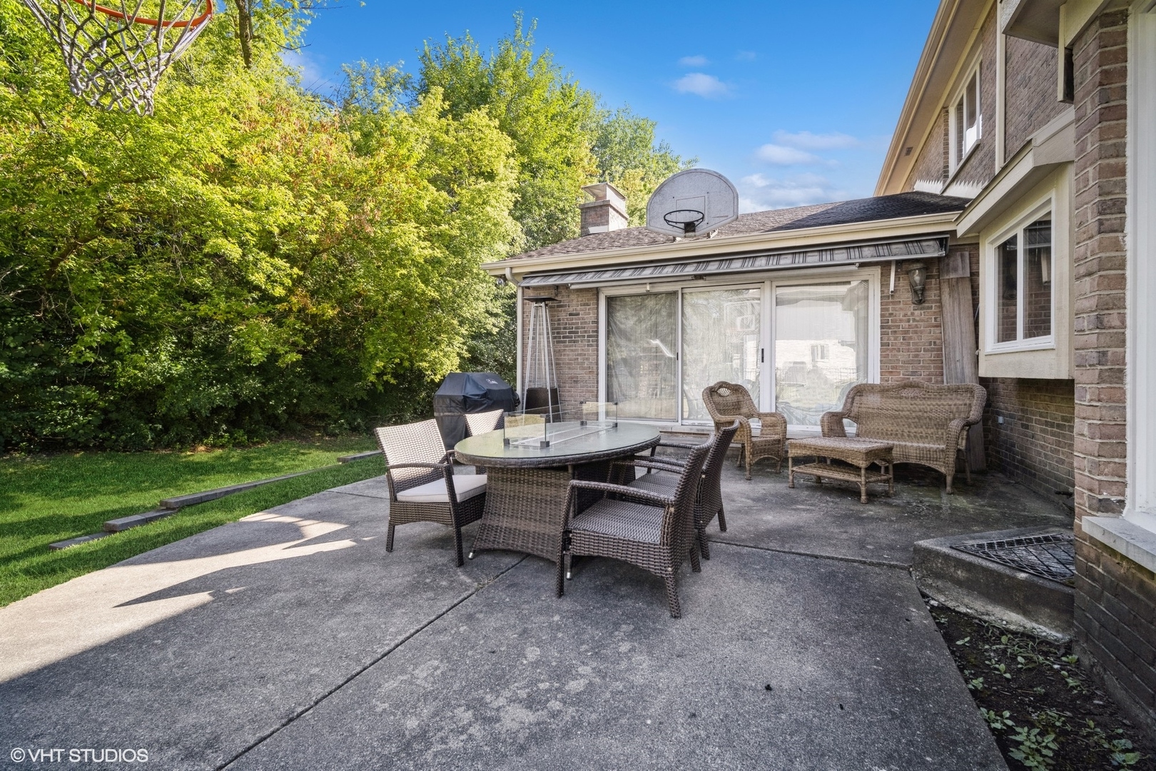 3170 Keystone Road Northbrook, IL 60062 - Photo 37 of 42 a view of a house with backyard and a sitting area