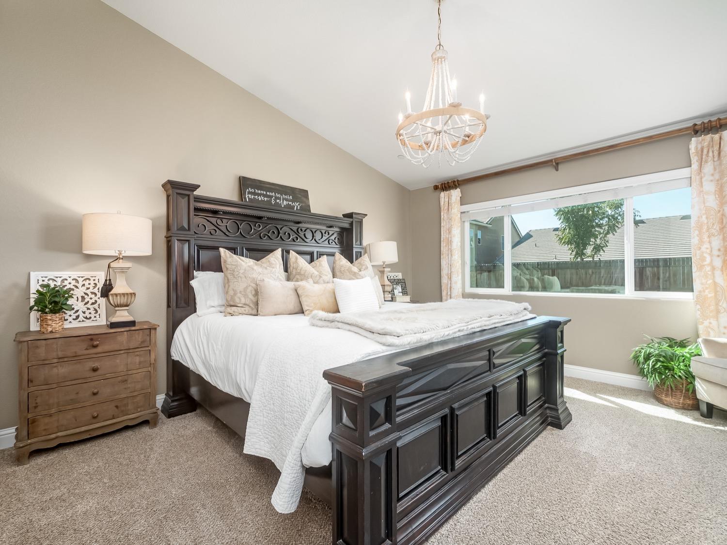 496 Cascade Way Madera, CA 93636 - Photo 12 of 31 Gallery Image 12