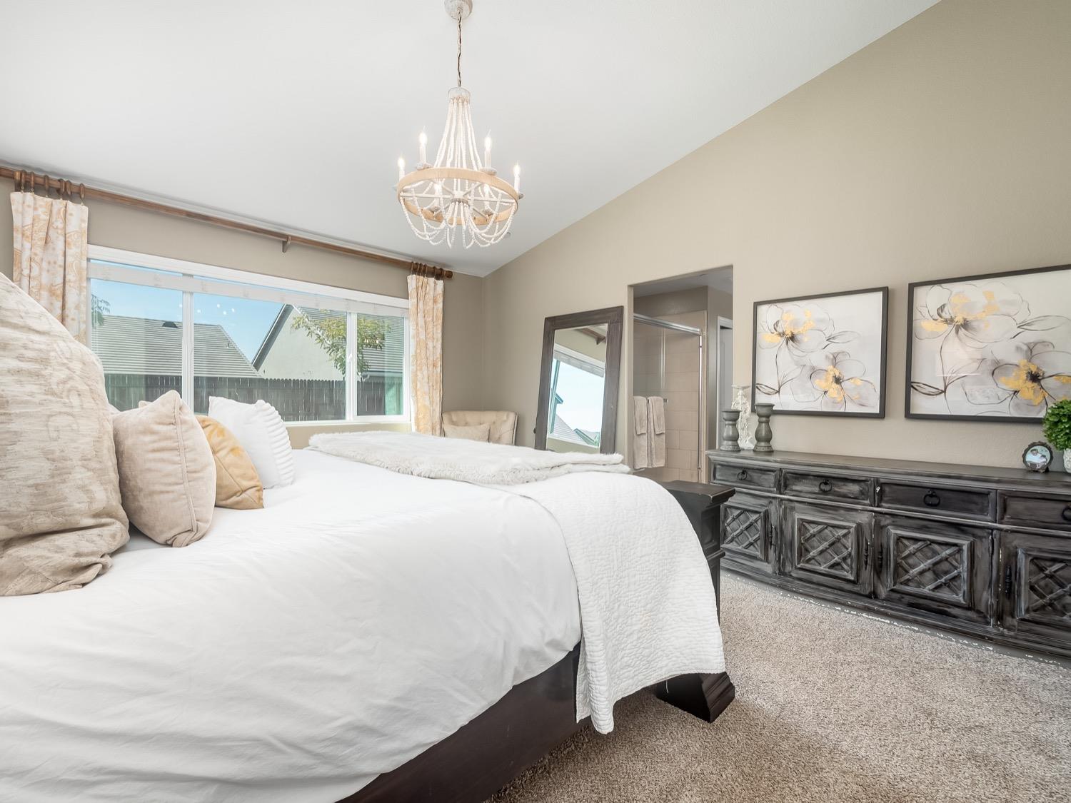 496 Cascade Way Madera, CA 93636 - Photo 14 of 31 Gallery Image 14