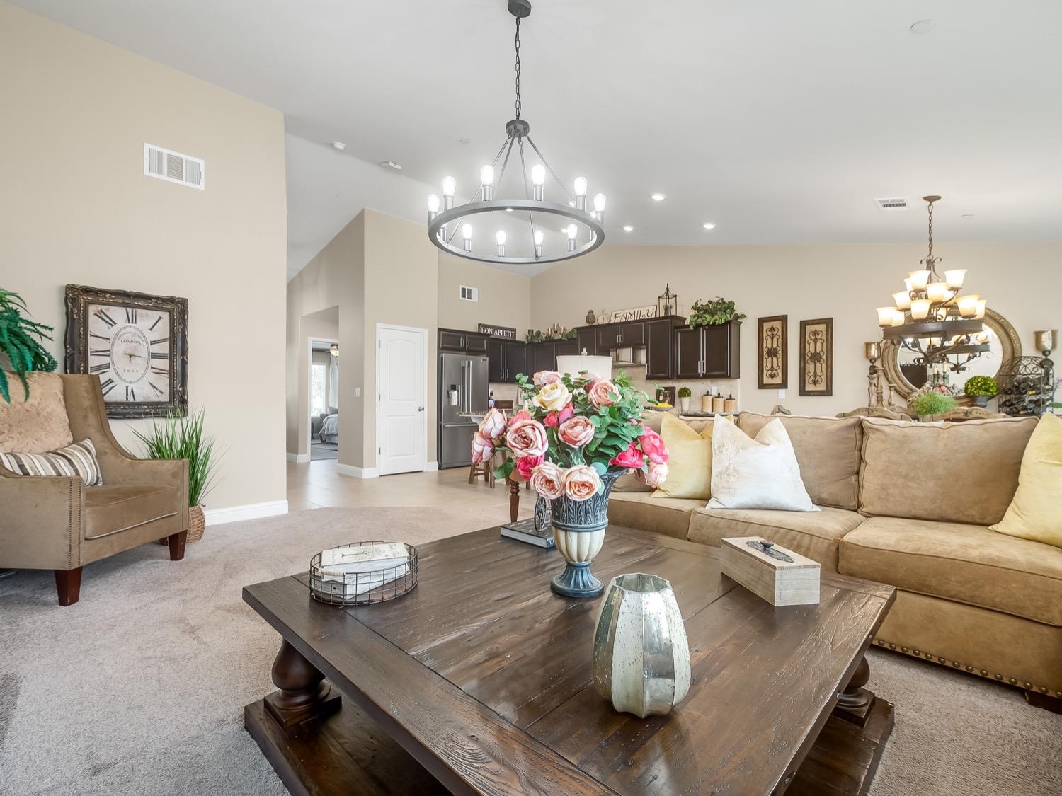 496 Cascade Way Madera, CA 93636 - Photo 9 of 31 Gallery Image 9