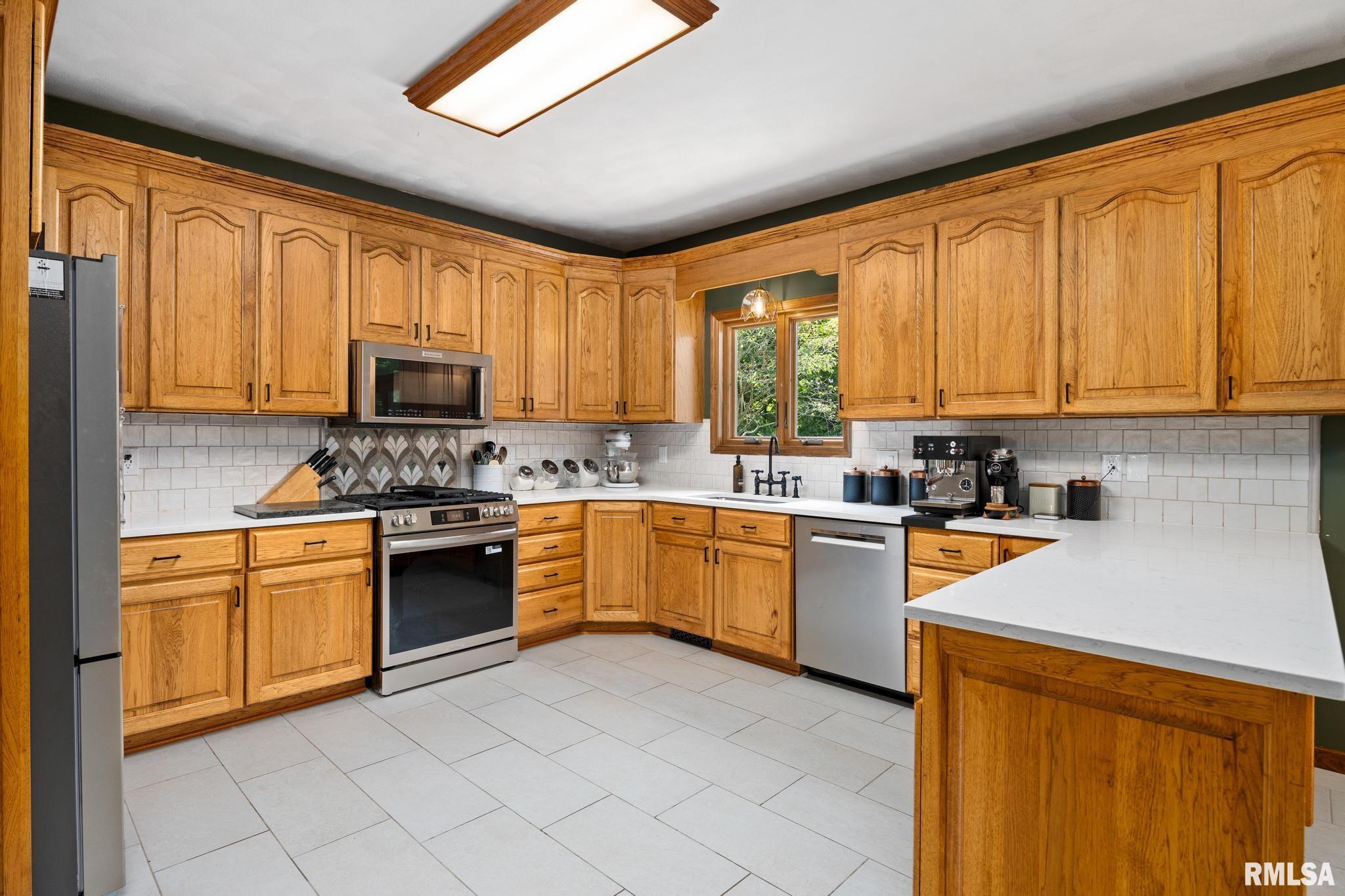 1708 Steeplechase Washington, IL 61571 - Photo 11 of 51