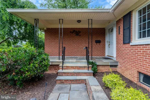 $749,900 | 2106 Basset Street, Alexandria, VA 22308