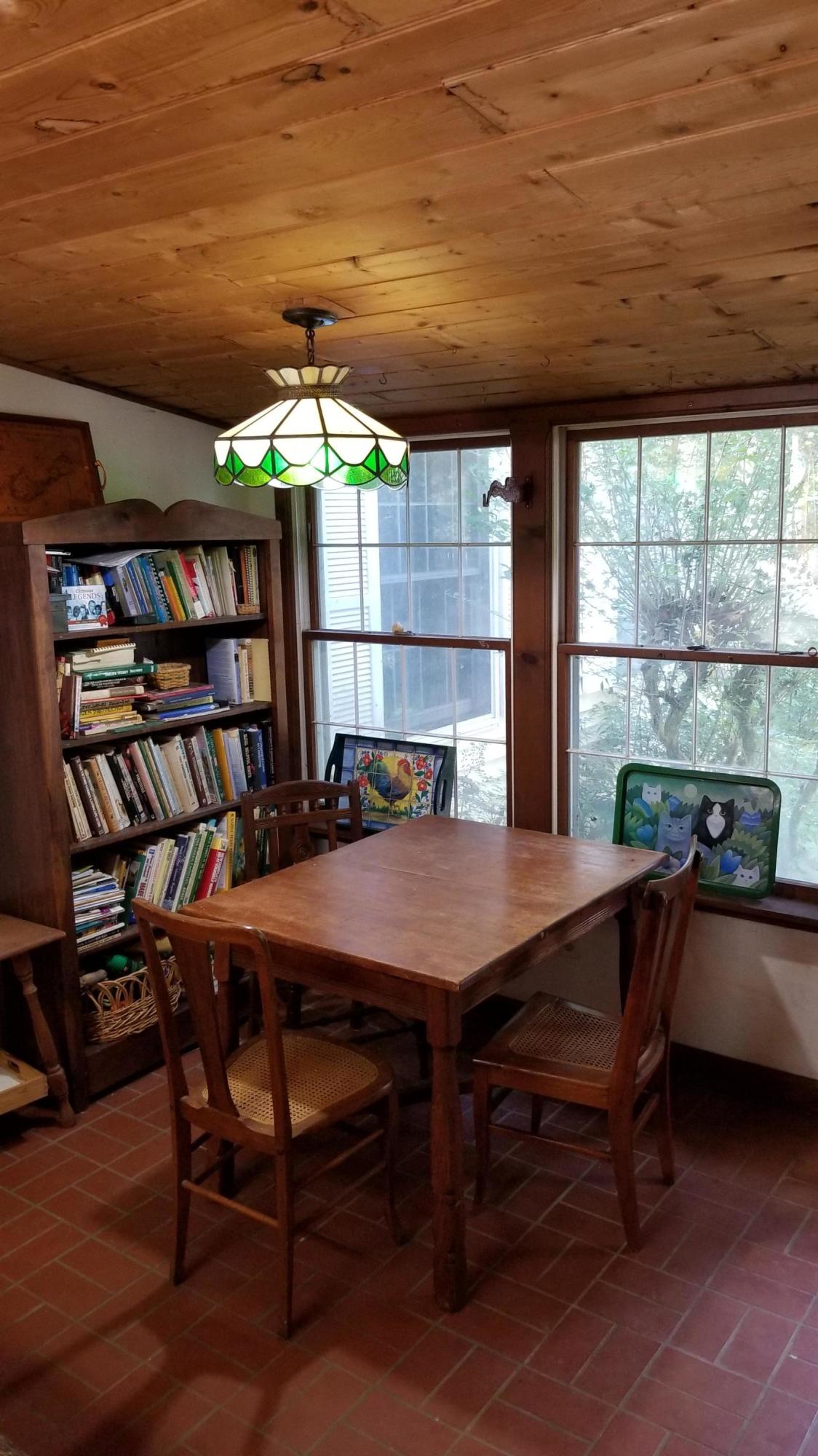 5 Breakfast Area