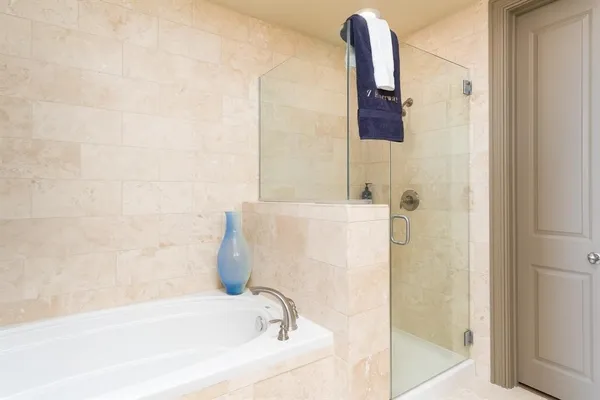 $5,926 | 7 Riverway, Unit 1201, Houston, TX 77056