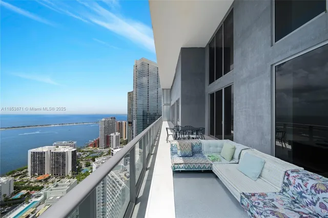 $11,900,000 | 1300 Brickell Bay Drive, Unit 4401, Miami, FL 33131