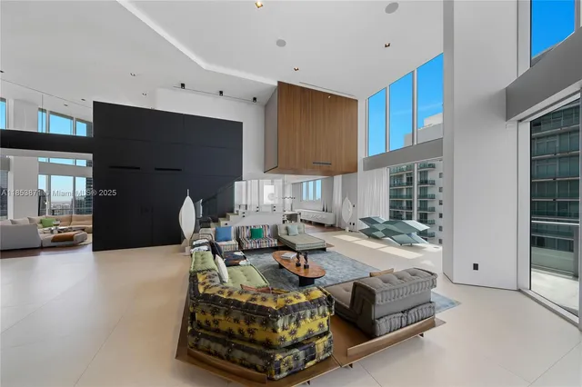 $11,900,000 | 1300 Brickell Bay Drive, Unit 4401, Miami, FL 33131
