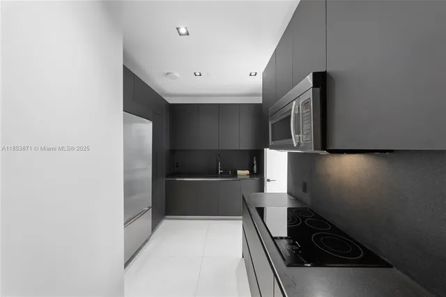 $11,900,000 | 1300 Brickell Bay Drive, Unit 4401, Miami, FL 33131