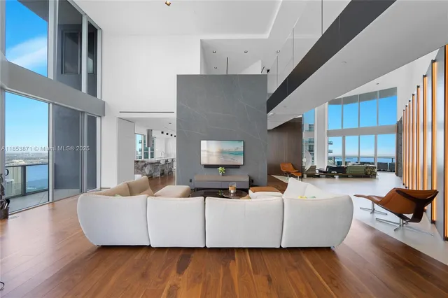 $11,900,000 | 1300 Brickell Bay Drive, Unit 4401, Miami, FL 33131