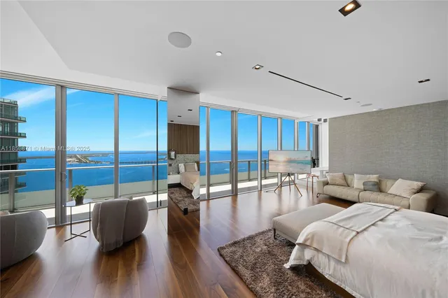 $11,900,000 | 1300 Brickell Bay Drive, Unit 4401, Miami, FL 33131