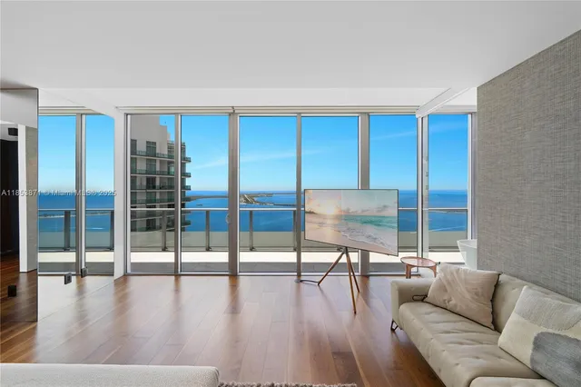 $11,900,000 | 1300 Brickell Bay Drive, Unit 4401, Miami, FL 33131