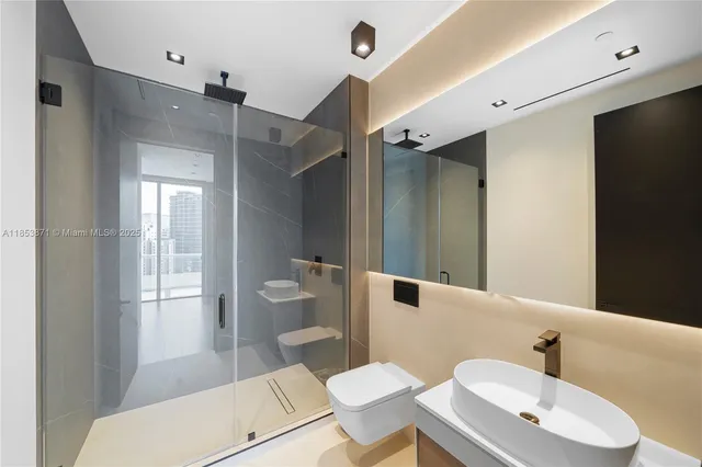 $11,900,000 | 1300 Brickell Bay Drive, Unit 4401, Miami, FL 33131