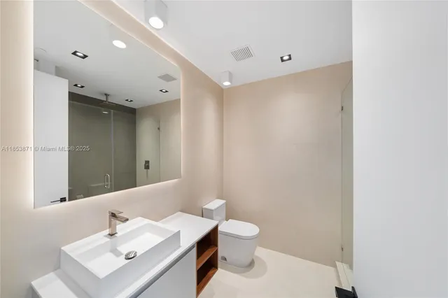 $11,900,000 | 1300 Brickell Bay Drive, Unit 4401, Miami, FL 33131