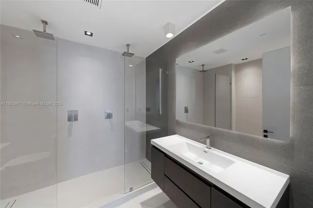 $11,900,000 | 1300 Brickell Bay Drive, Unit 4401, Miami, FL 33131