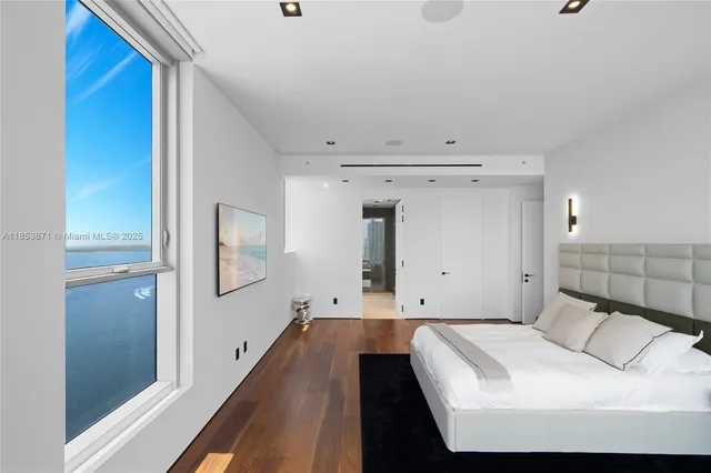 $11,900,000 | 1300 Brickell Bay Drive, Unit 4401, Miami, FL 33131