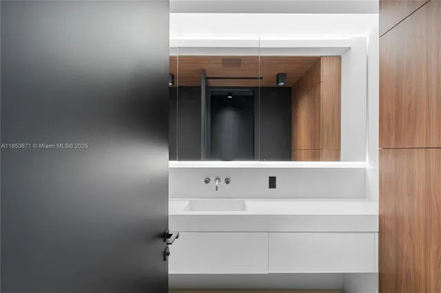 $11,900,000 | 1300 Brickell Bay Drive, Unit 4401, Miami, FL 33131