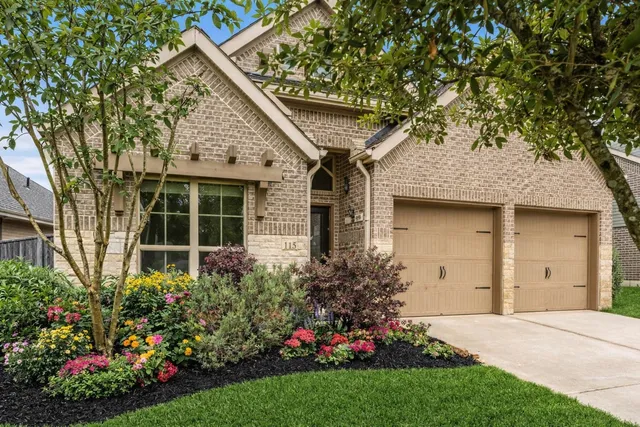 $410,000 | 115 Buckeye Drive, Montgomery, TX 77316