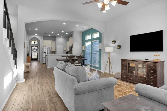 $410,000 | 115 Buckeye Drive, Montgomery, TX 77316