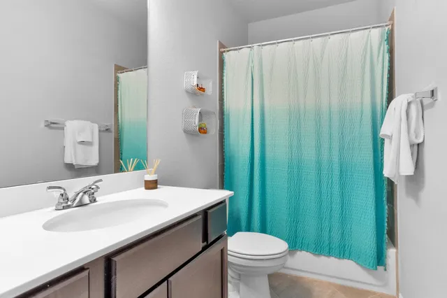 $410,000 | 115 Buckeye Drive, Montgomery, TX 77316