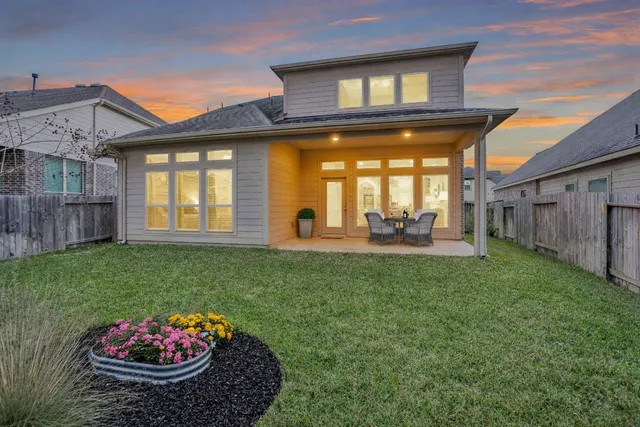 $410,000 | 115 Buckeye Drive, Montgomery, TX 77316