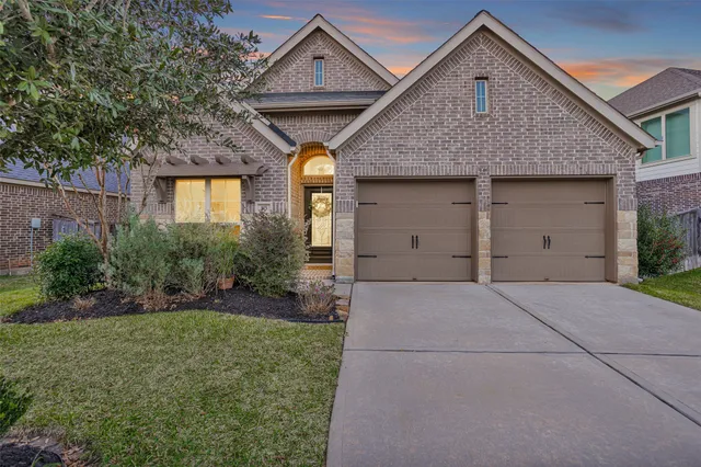 $410,000 | 115 Buckeye Drive, Montgomery, TX 77316