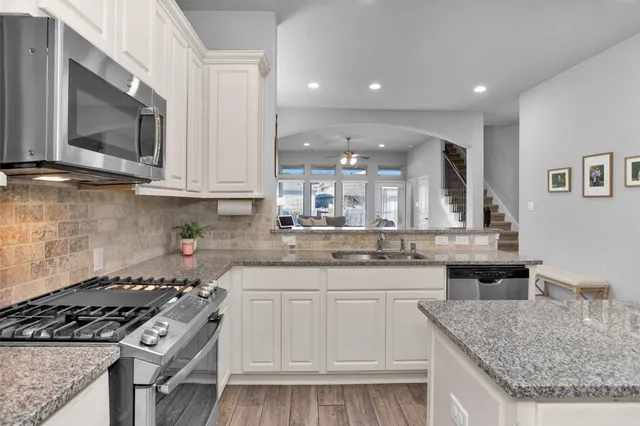 $410,000 | 115 Buckeye Drive, Montgomery, TX 77316