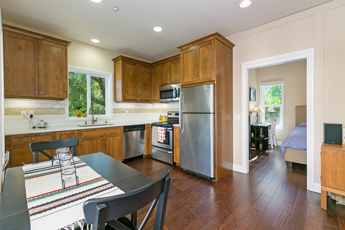 3411 Western Springs Road Encinitas, CA 92024 - Photo 23 of 25 Guest House Kitchen