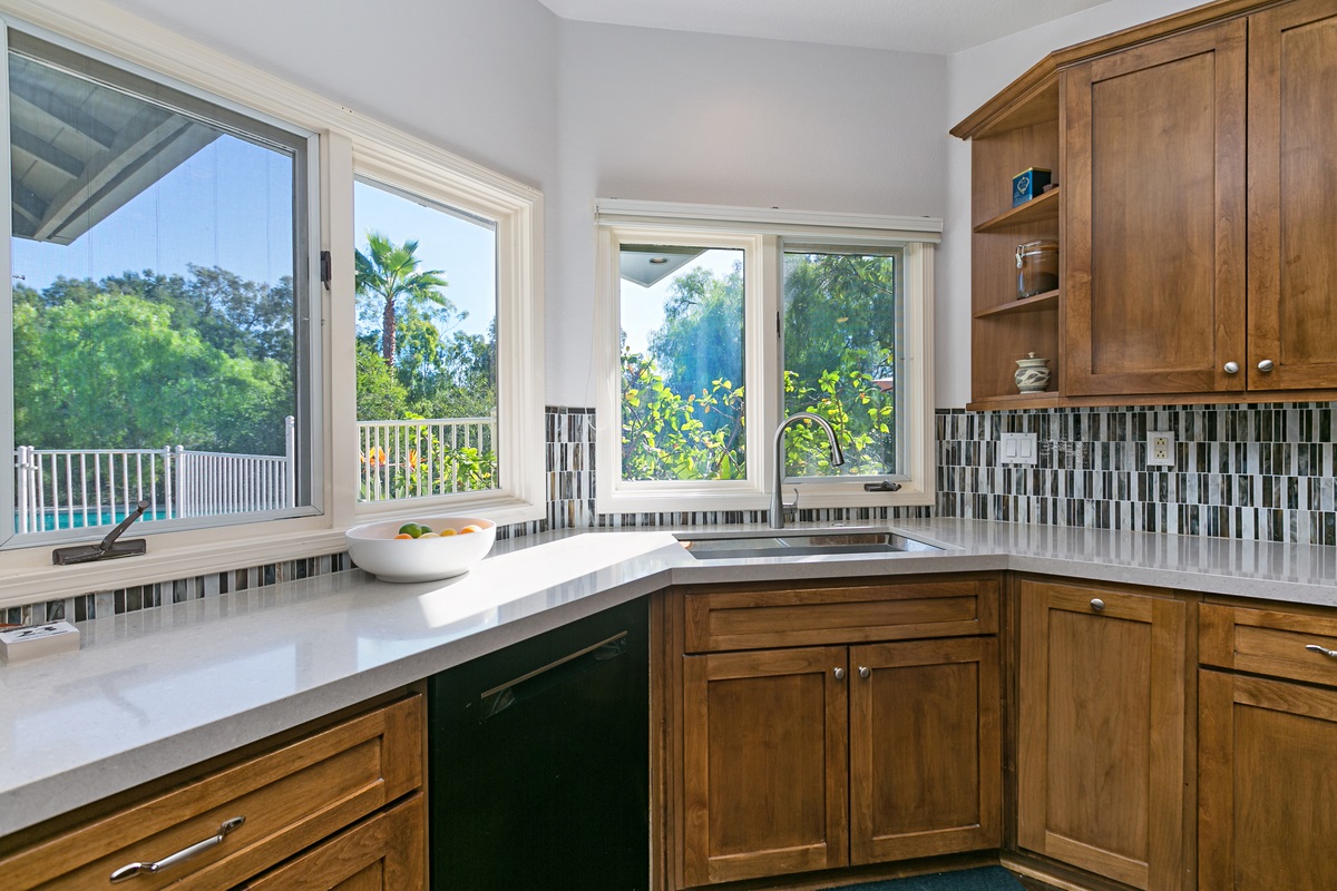 3411 Western Springs Road Encinitas, CA 92024 - Photo 9 of 25