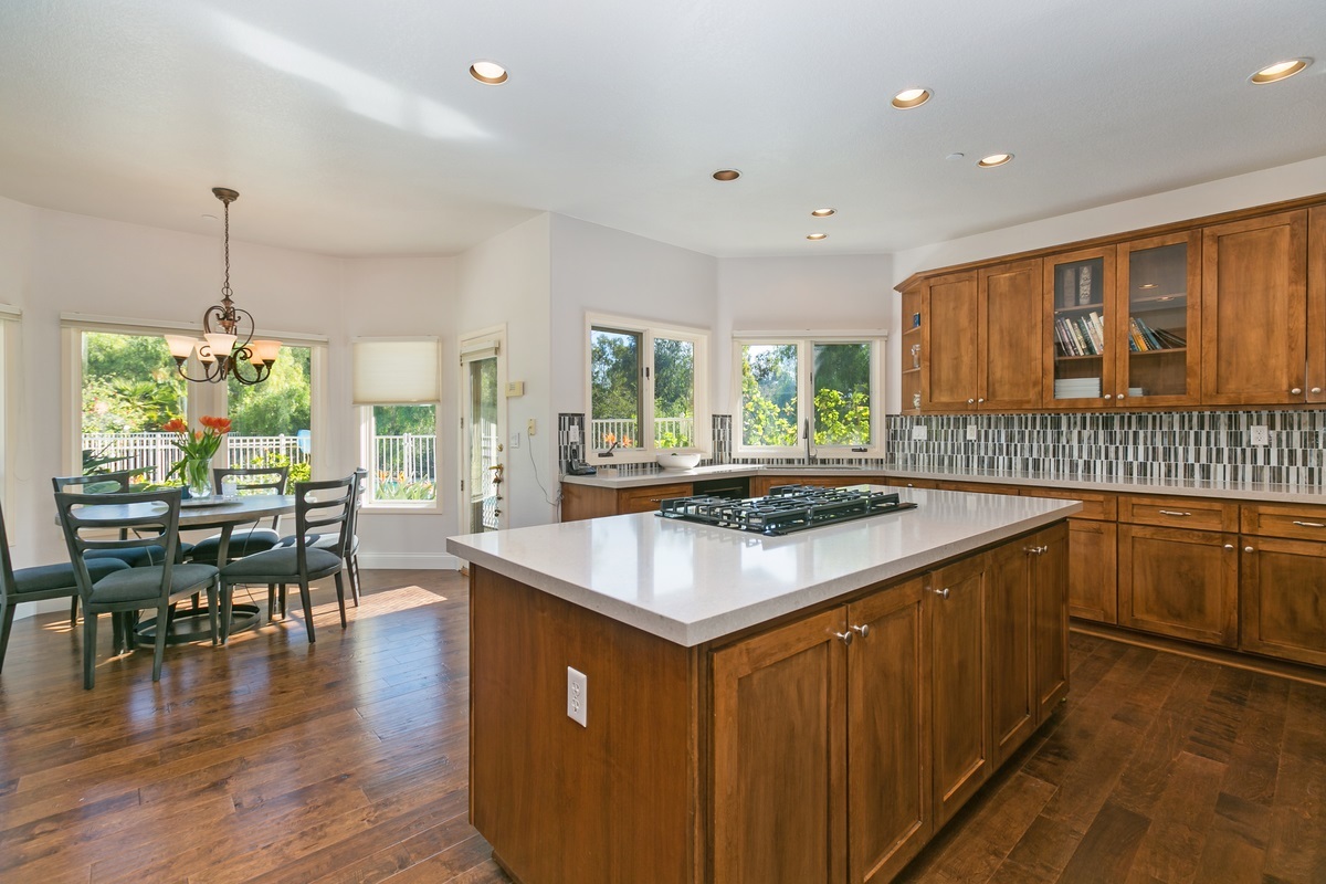 3411 Western Springs Road Encinitas, CA 92024 - Photo 10 of 25