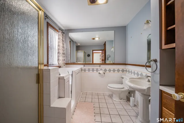 $799,000 | 141 West Broad Street, Stonington, CT 06379