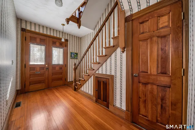 $799,000 | 141 West Broad Street, Stonington, CT 06379