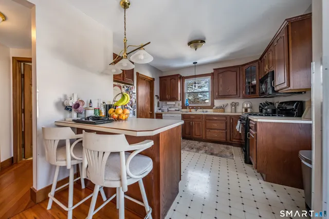 $799,000 | 141 West Broad Street, Stonington, CT 06379