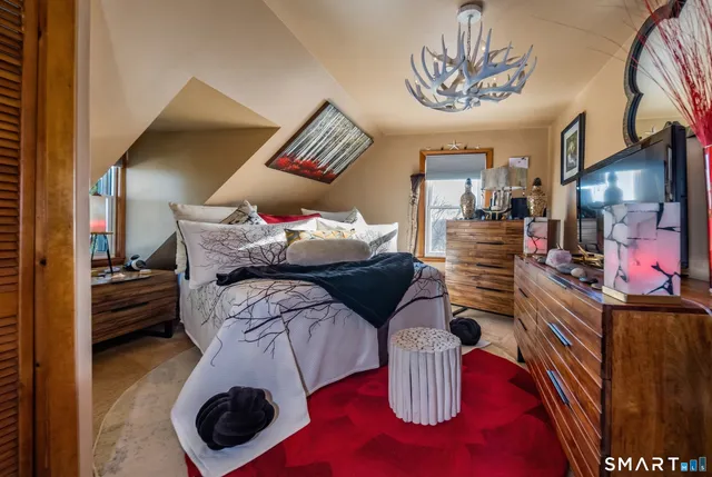 $799,000 | 141 West Broad Street, Stonington, CT 06379