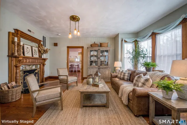 $799,000 | 141 West Broad Street, Stonington, CT 06379