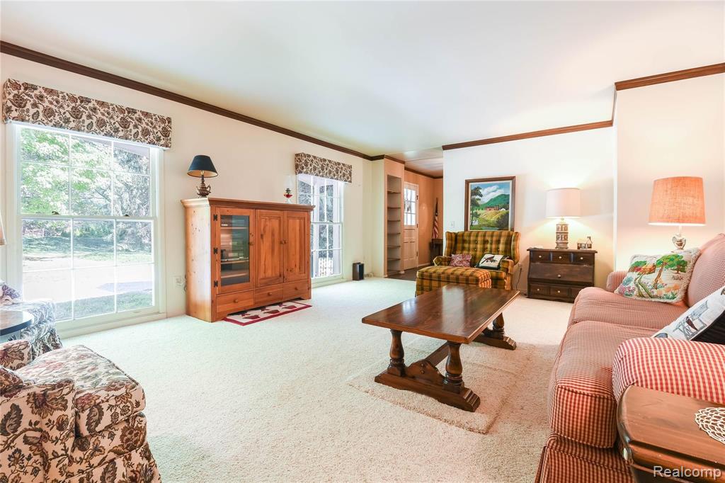 5355 Beach Road Troy, MI 48098 - Photo 10 of 27