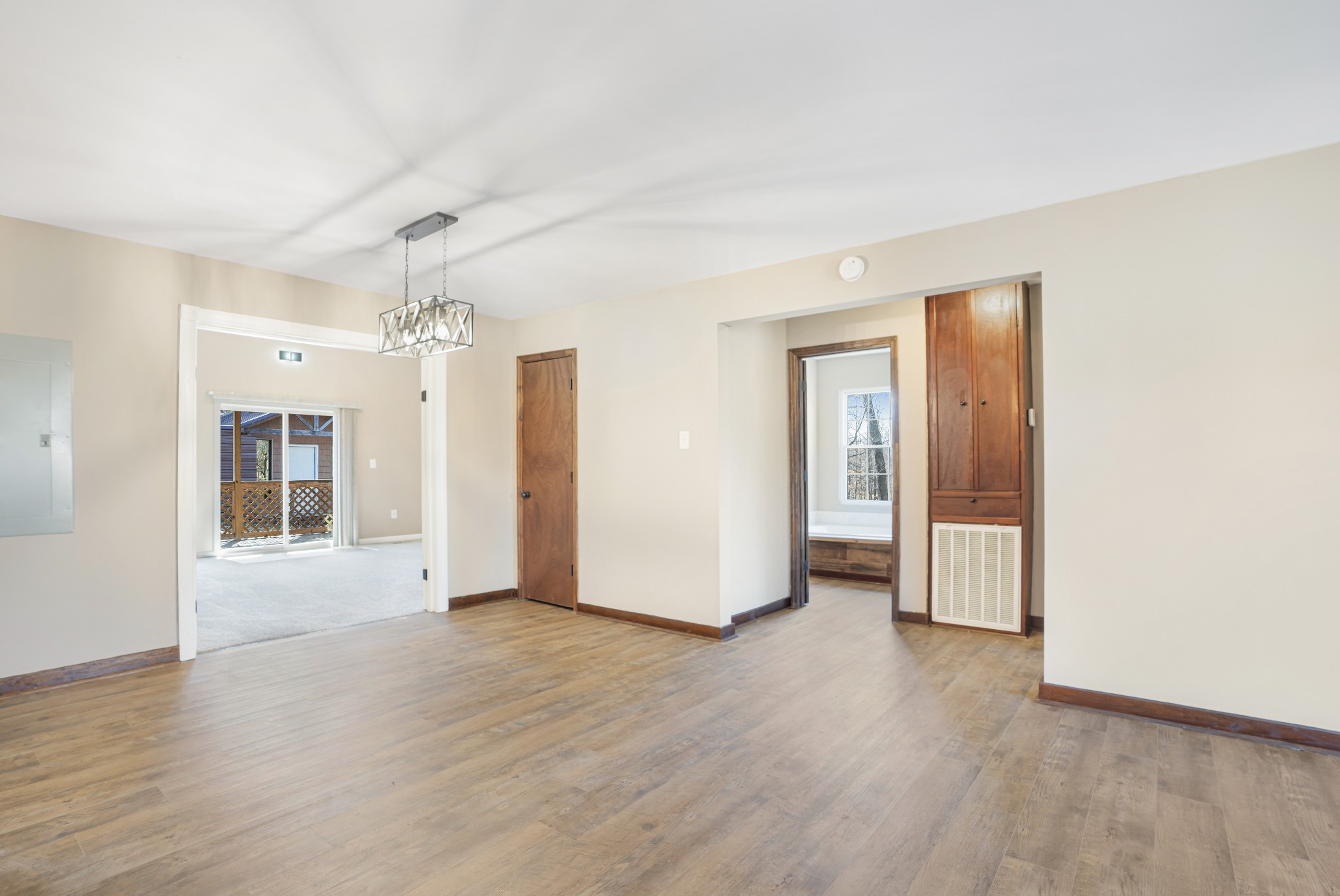 1212 Ussery Road South Clarksville, TN 37040 - Photo 14 of 27 Gallery Image 14