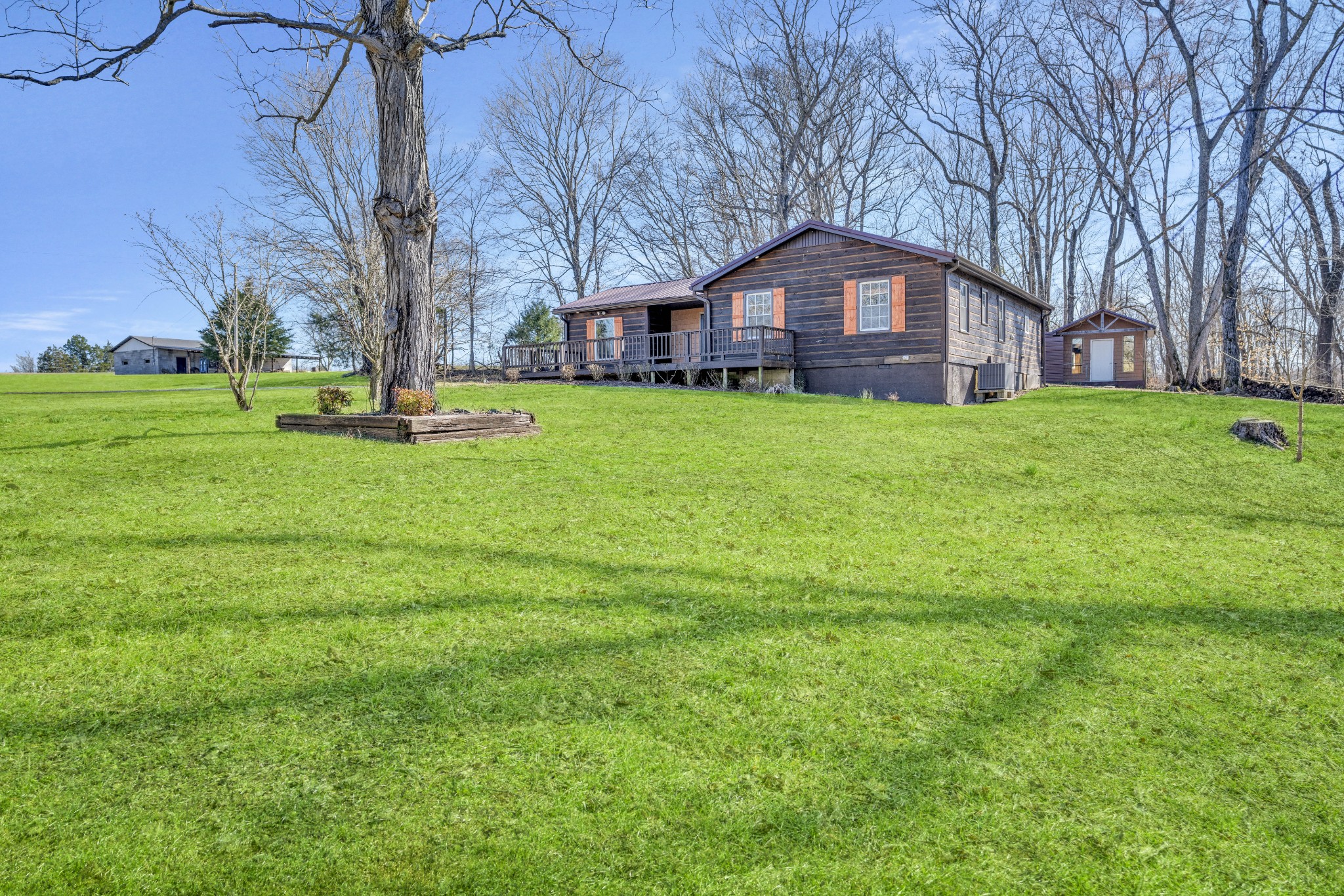 1212 Ussery Road South Clarksville, TN 37040 - Photo 3 of 27 Gallery Image 3