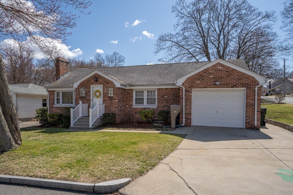 137 Roy Street Springfield, MA 01104 - Photo 1 of 34