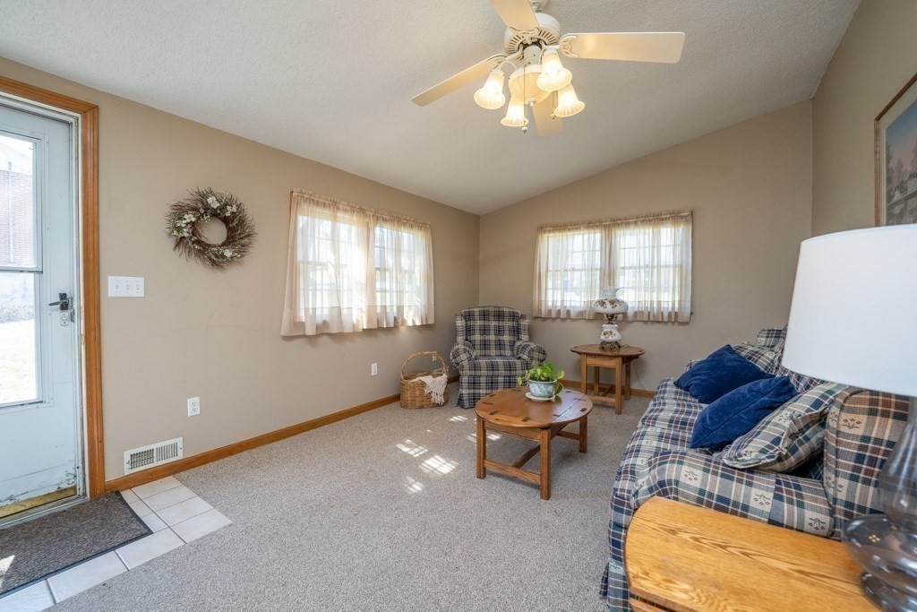 137 Roy Street Springfield, MA 01104 - Photo 12 of 34