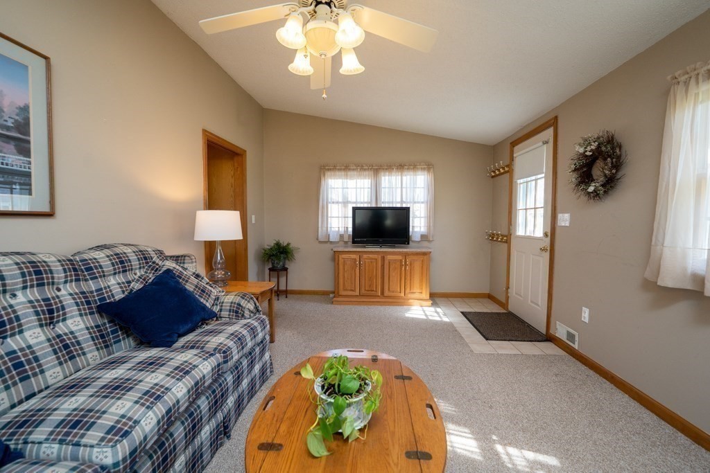 137 Roy Street Springfield, MA 01104 - Photo 13 of 34