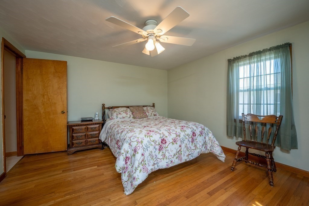 137 Roy Street Springfield, MA 01104 - Photo 22 of 34