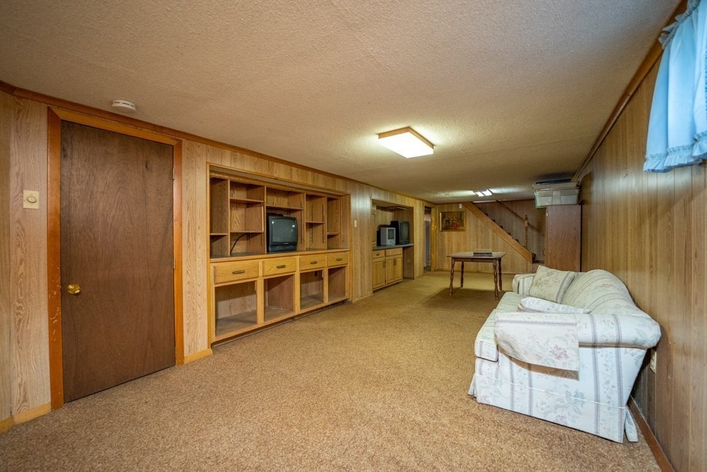 137 Roy Street Springfield, MA 01104 - Photo 27 of 34