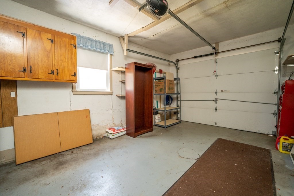 137 Roy Street Springfield, MA 01104 - Photo 28 of 34
