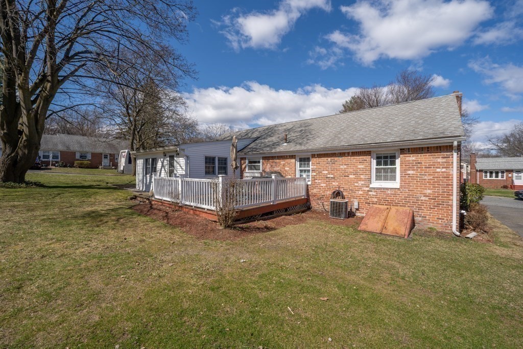 137 Roy Street Springfield, MA 01104 - Photo 33 of 34