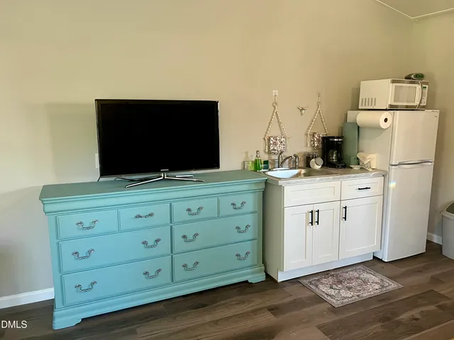 a close view of sink