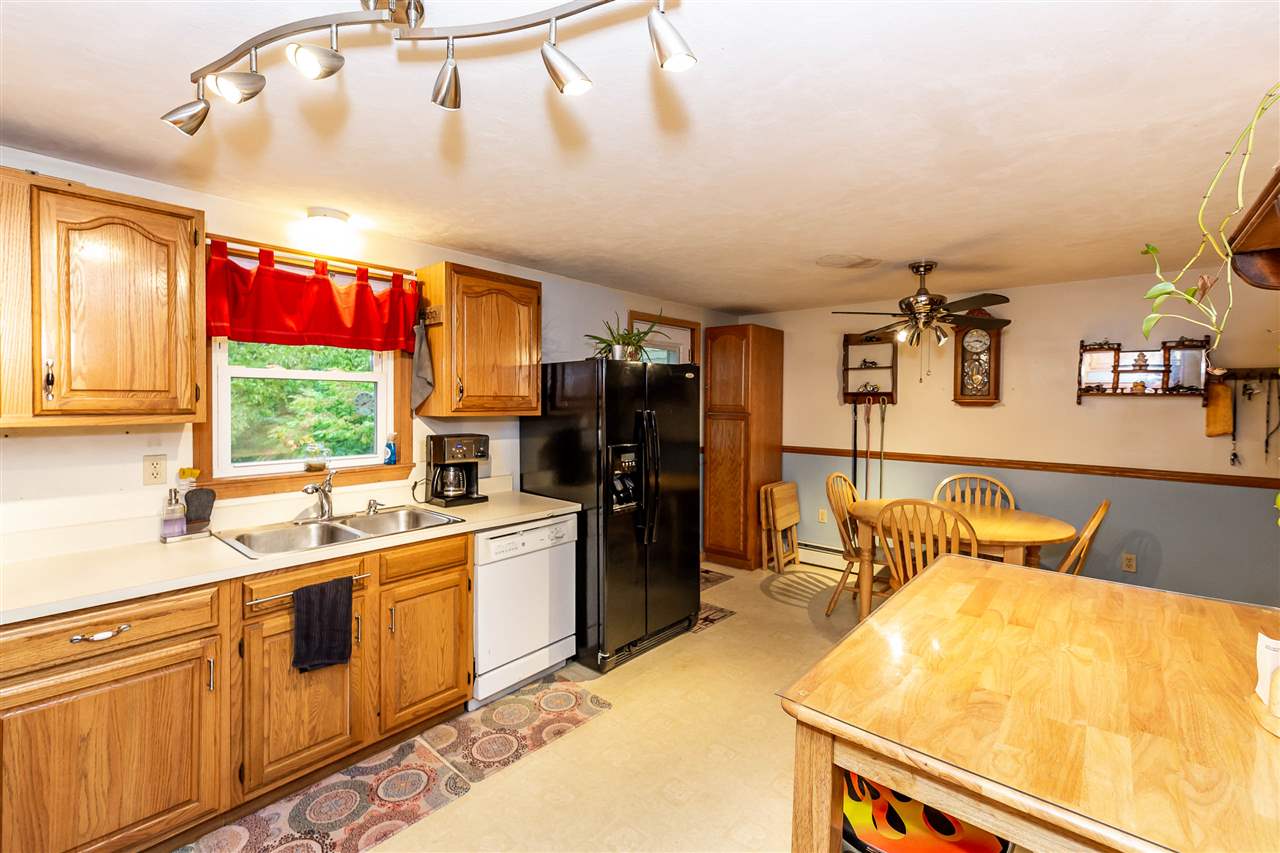 67 A Kienia Road Hudson, NH 03051 - Photo 5 of 29