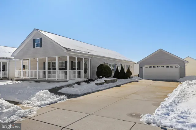 a house view with a outdoor space