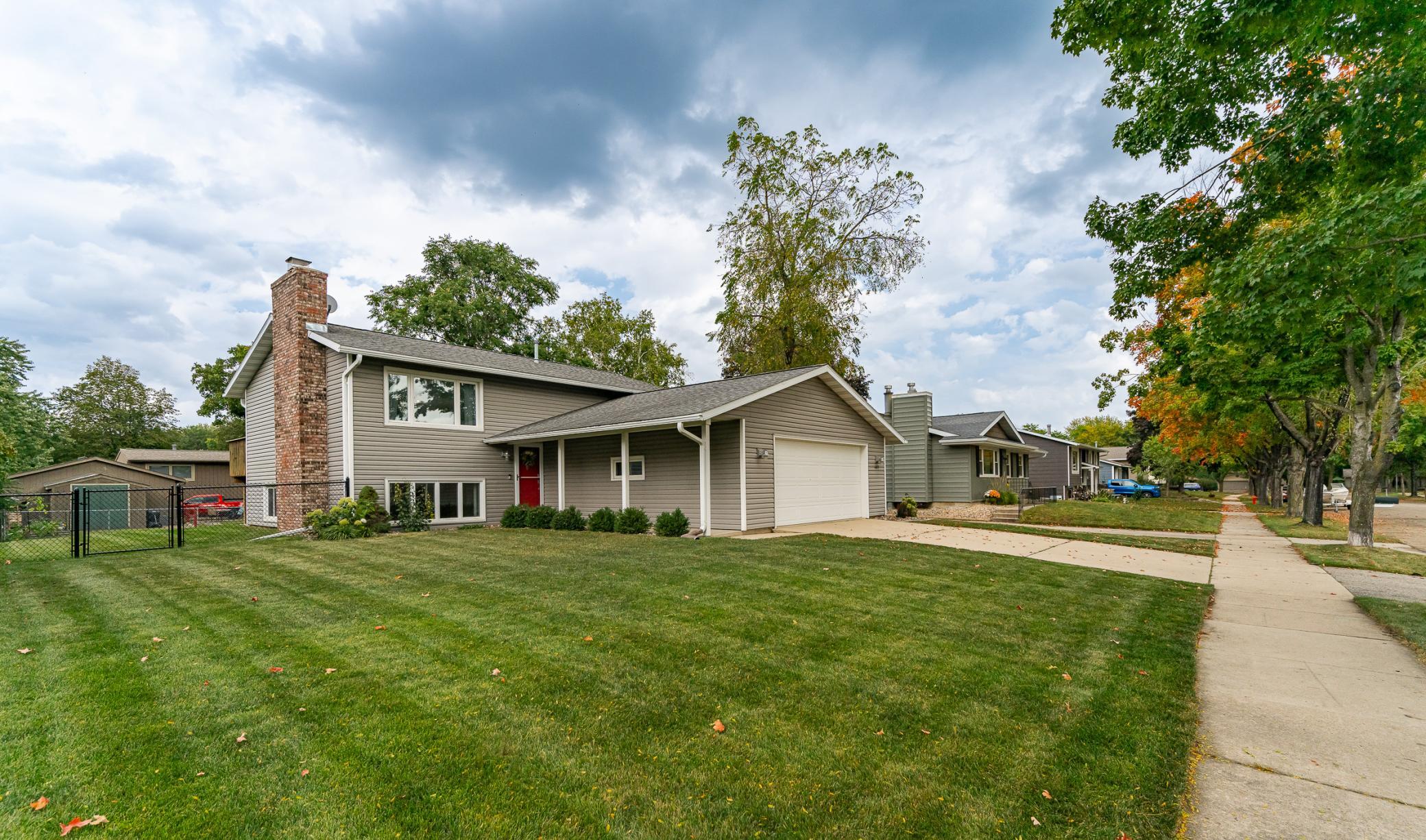 609 17th Street Southeast Rochester, MN 55904 - Photo 3 of 36