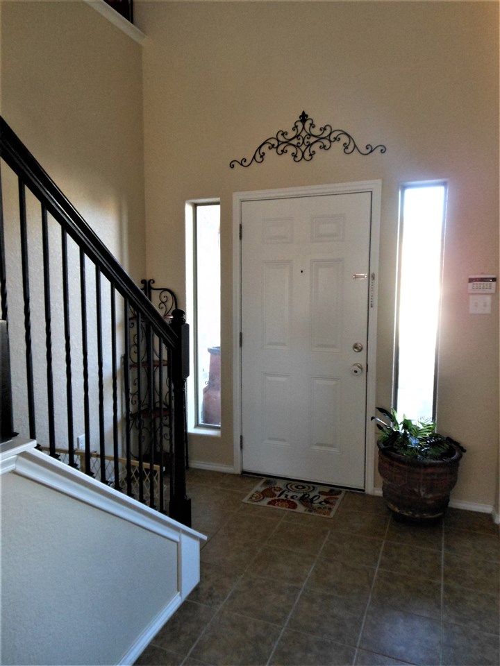 210 Sabal Loop Laredo, TX 78045 - Photo 3 of 20 Gallery Image 3